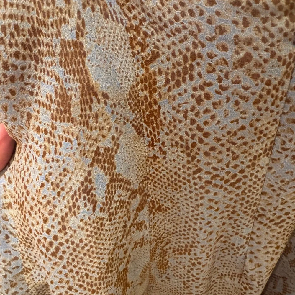 Tahari slip spaghetti strap 100% silk dress. Size 12.
NEWLY dry cleaned. - Picture 10 of 13